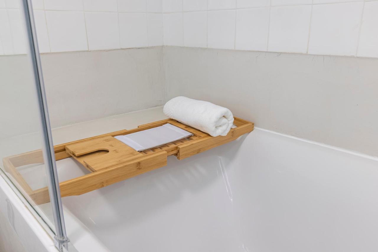 Deluxe 2Bdr Apartment W/ Patio By Lovelystay Lisboa Kültér fotó
